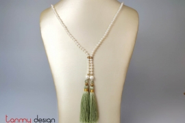 Small pearl necklace with 2 tassels & 18k gold keychain 